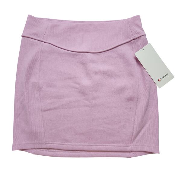 NWT Lululemon Scuba High Rise Mini Skirt Vita Pink Size Medium - Picture 1 of 5